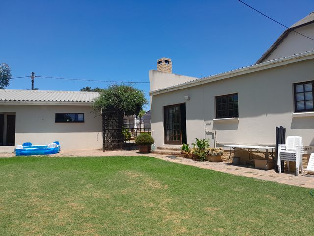 4 Bedroom Property for Sale in Albertinia Western Cape